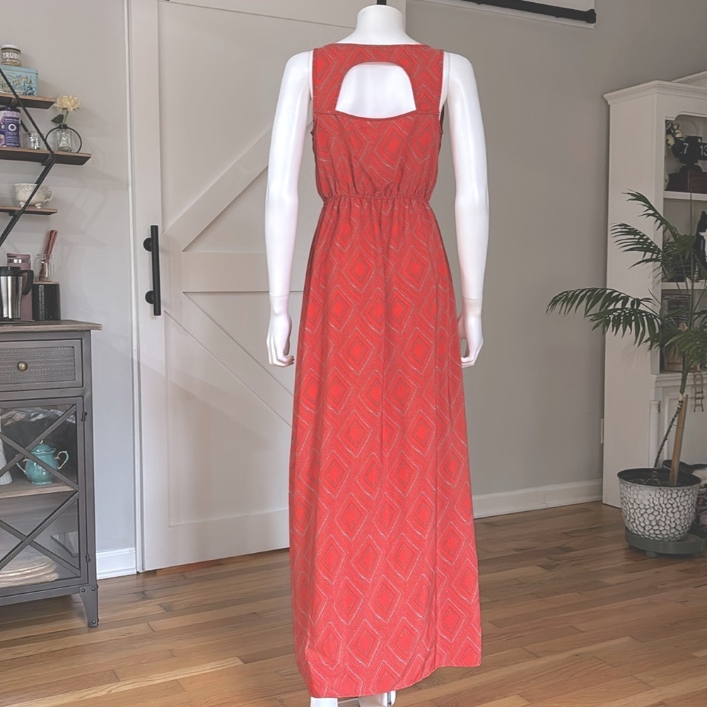 NWOT A-Line Cut Out Back Pleated Diamond Geometric Tribal Sleeveless Maxi Dress